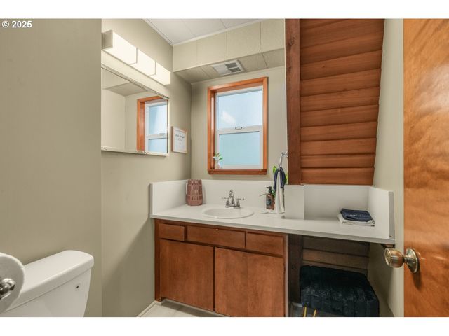 21760 E TREE SWALLOW Ln, Rhododendron, OR 97049