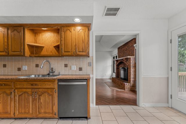 4057 South Western Avenue, Springfield, MO 65807