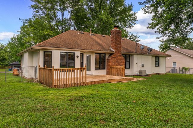 4057 South Western Avenue, Springfield, MO 65807