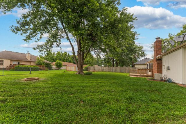 4057 South Western Avenue, Springfield, MO 65807