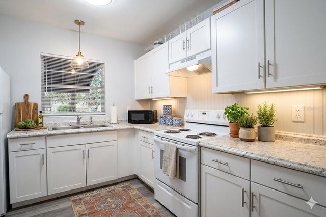 3826 NW 14TH PLACE, Gainesville, FL 32605