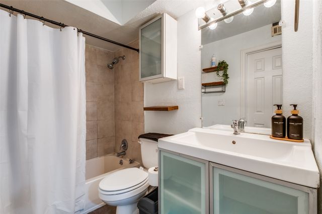 3314 Douglas Avenue 104, Dallas, TX 75219