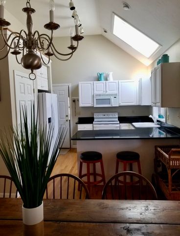 82 Daybreak Lane, Hyannis, MA 02601