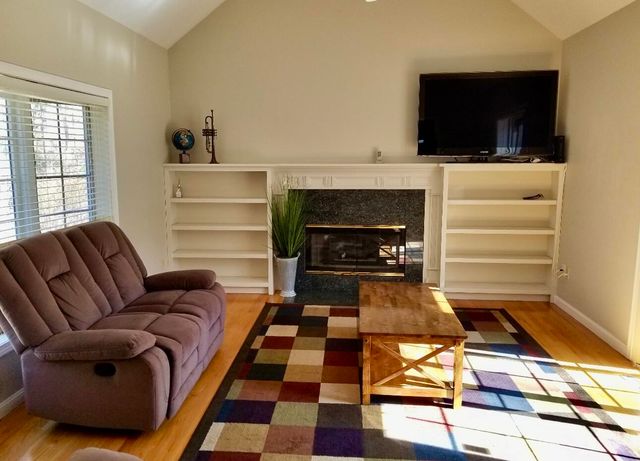 82 Daybreak Lane, Hyannis, MA 02601