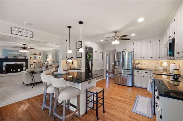 1049 Fairwood Run NW, Acworth, GA 30101