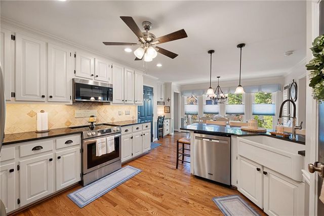 1049 Fairwood Run NW, Acworth, GA 30101