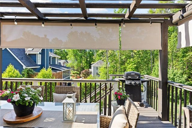 1049 Fairwood Run NW, Acworth, GA 30101