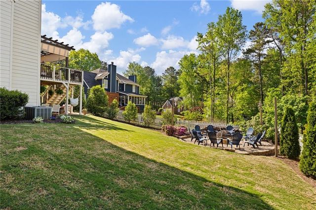 1049 Fairwood Run NW, Acworth, GA 30101