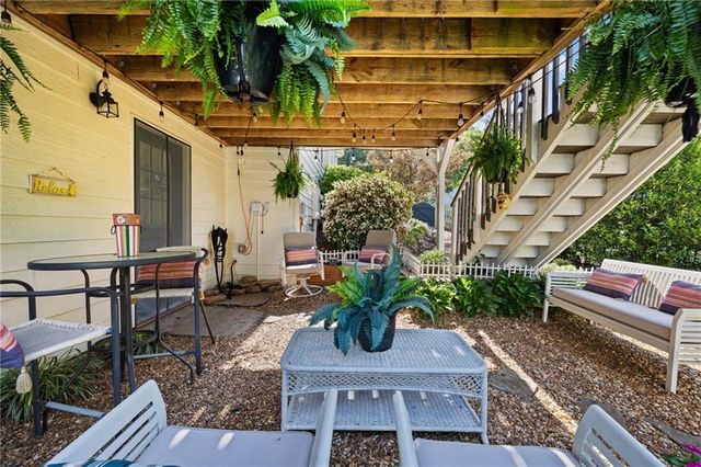 1049 Fairwood Run NW, Acworth, GA 30101