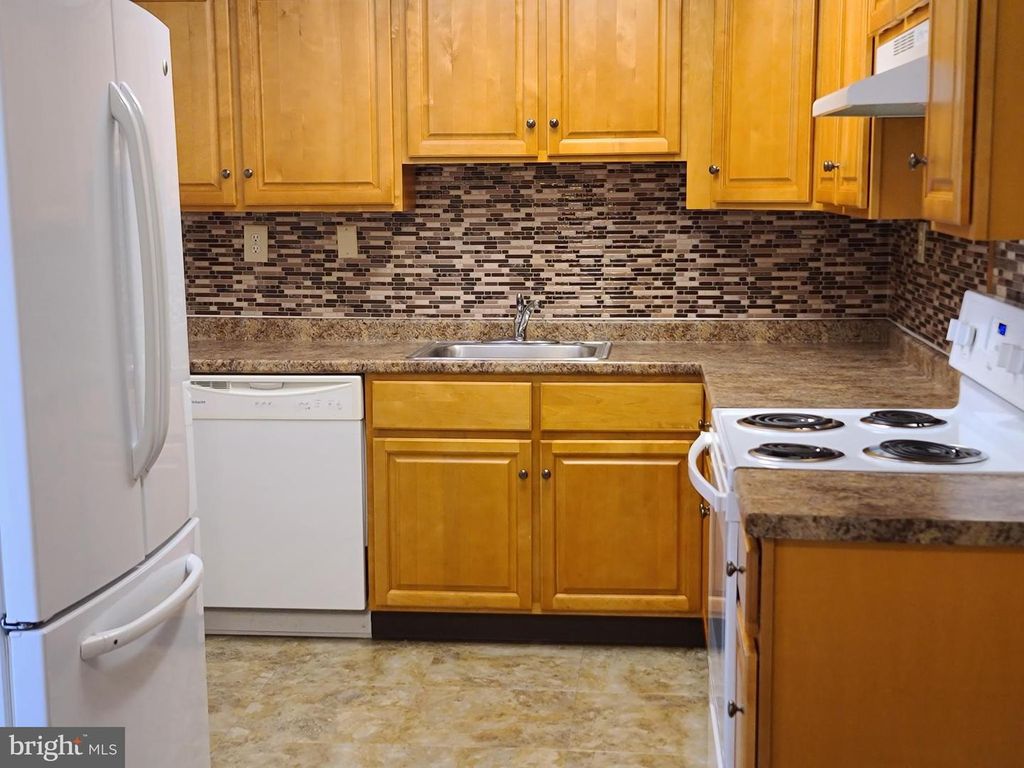 60 VILLANOVA CT, Sicklerville, NJ 08081