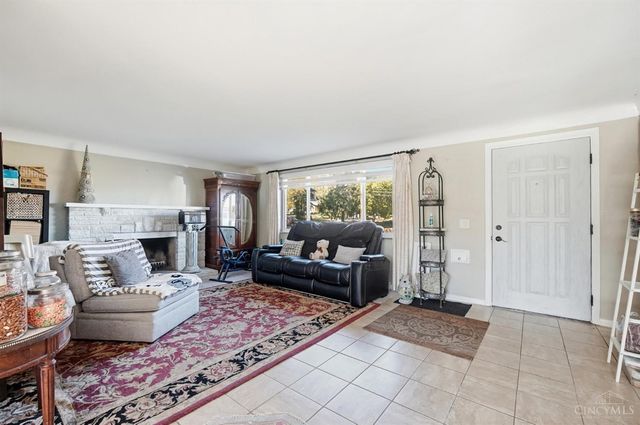 7775 Hartfield Place, Montgomery, OH 45242