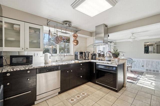 7775 Hartfield Place, Montgomery, OH 45242