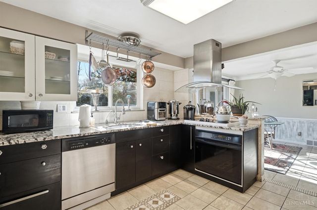 7775 Hartfield Place, Montgomery, OH 45242