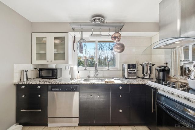 7775 Hartfield Place, Montgomery, OH 45242