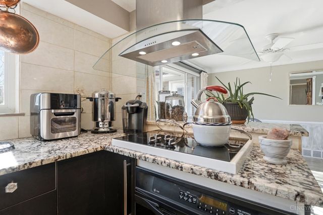 7775 Hartfield Place, Montgomery, OH 45242