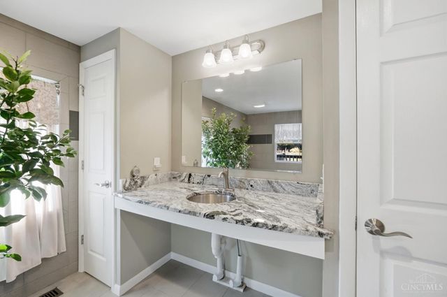 7775 Hartfield Place, Montgomery, OH 45242