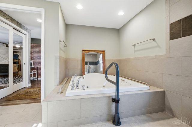 7775 Hartfield Place, Montgomery, OH 45242