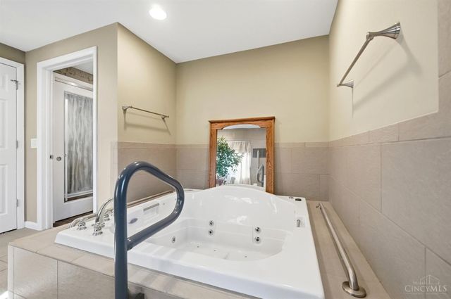 7775 Hartfield Place, Montgomery, OH 45242