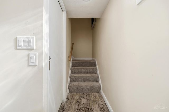 7775 Hartfield Place, Montgomery, OH 45242