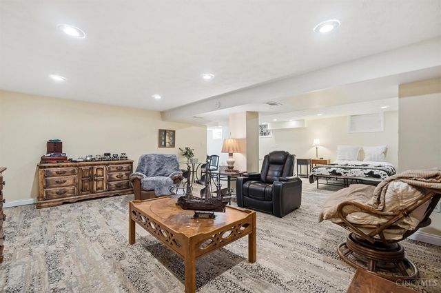 7775 Hartfield Place, Montgomery, OH 45242