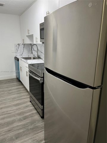 1999 NW 2nd St 1, Miami, FL 33125