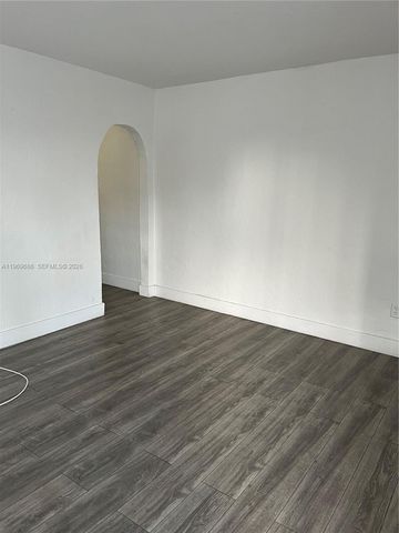 1999 NW 2nd St 1, Miami, FL 33125