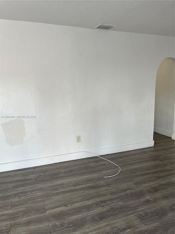 1999 NW 2nd St 1, Miami, FL 33125