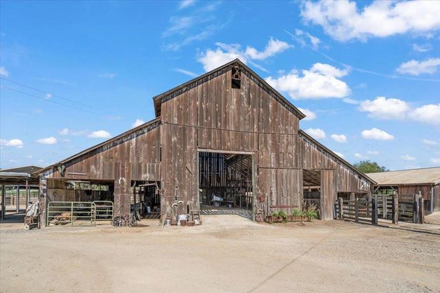 2675 Pacheco Pass Highway, Gilroy, CA 95020