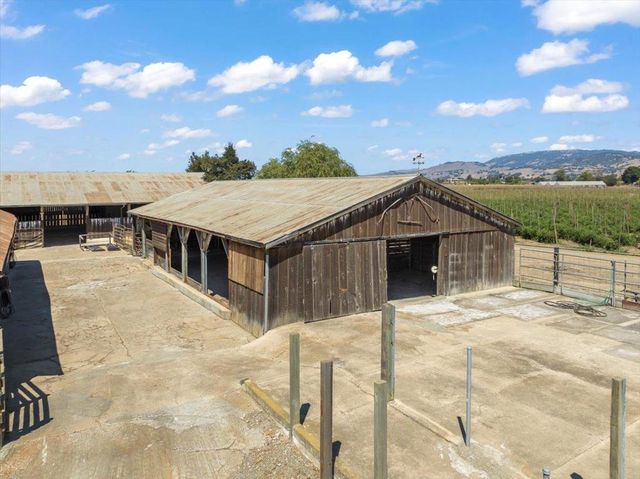 2675 Pacheco Pass Highway, Gilroy, CA 95020