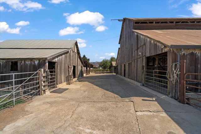 2675 Pacheco Pass Highway, Gilroy, CA 95020