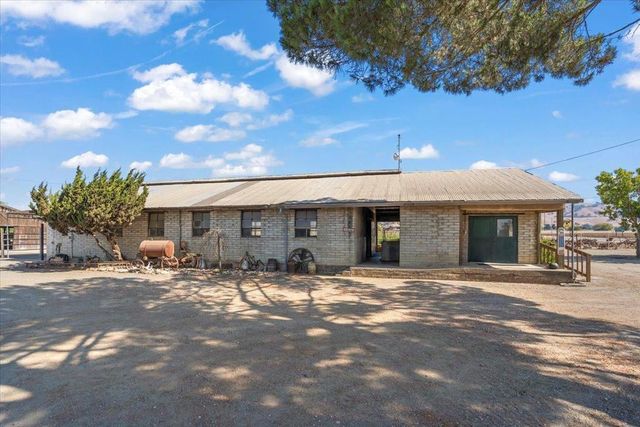 2675 Pacheco Pass Highway, Gilroy, CA 95020