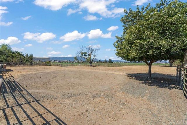 2675 Pacheco Pass Highway, Gilroy, CA 95020