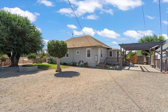 2675 Pacheco Pass Highway, Gilroy, CA 95020