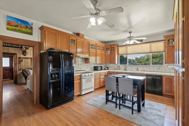 2675 Pacheco Pass Highway, Gilroy, CA 95020