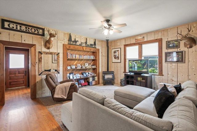 2675 Pacheco Pass Highway, Gilroy, CA 95020