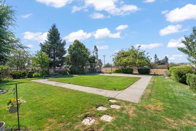 2675 Pacheco Pass Highway, Gilroy, CA 95020