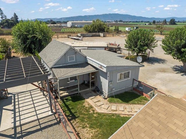 2675 Pacheco Pass Highway, Gilroy, CA 95020