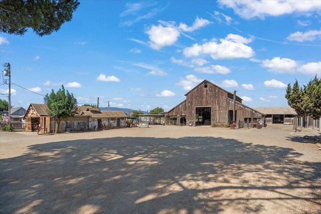 2675 Pacheco Pass Highway, Gilroy, CA 95020