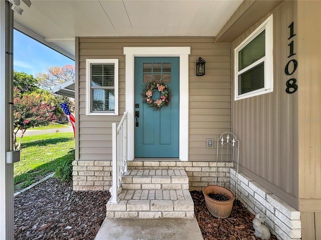 1108 NASSAU CIRCLE, Tavares, FL 32778