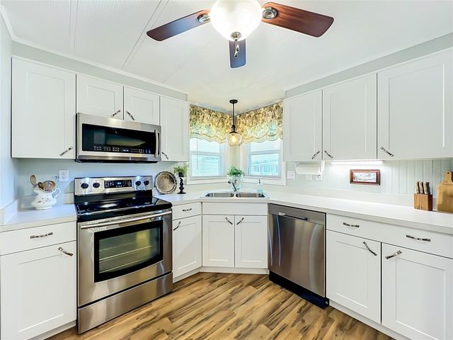 1108 NASSAU CIRCLE, Tavares, FL 32778