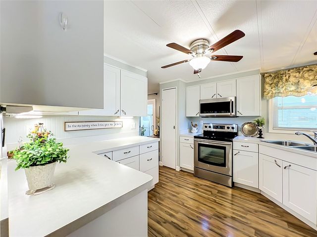 1108 NASSAU CIRCLE, Tavares, FL 32778