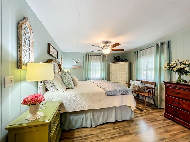 1108 NASSAU CIRCLE, Tavares, FL 32778