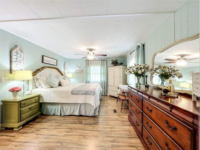 1108 NASSAU CIRCLE, Tavares, FL 32778