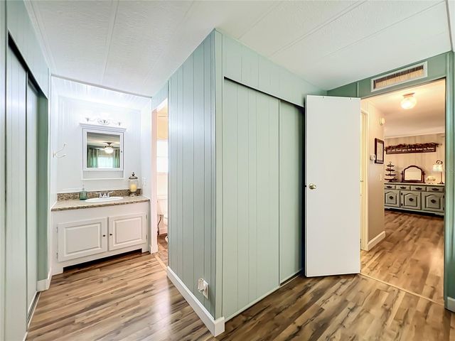 1108 NASSAU CIRCLE, Tavares, FL 32778