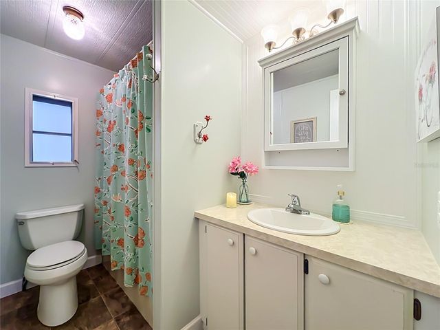 1108 NASSAU CIRCLE, Tavares, FL 32778