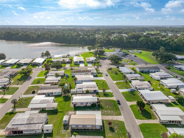 1108 NASSAU CIRCLE, Tavares, FL 32778