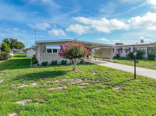 1108 NASSAU CIRCLE, Tavares, FL 32778