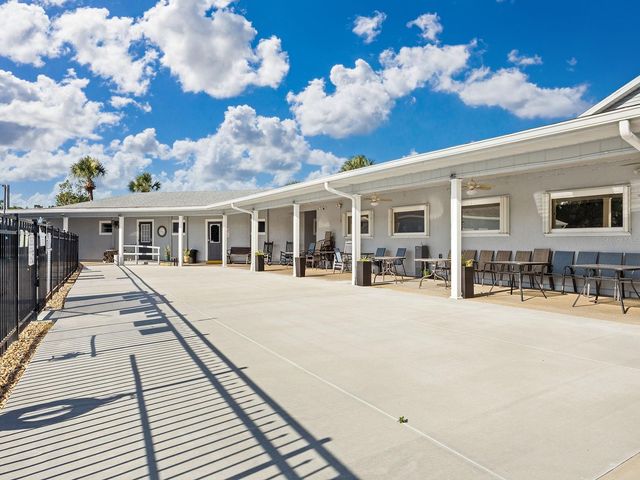1108 NASSAU CIRCLE, Tavares, FL 32778