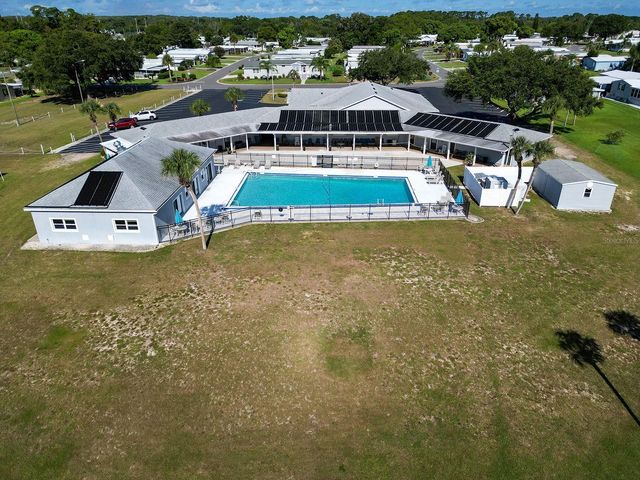1108 NASSAU CIRCLE, Tavares, FL 32778