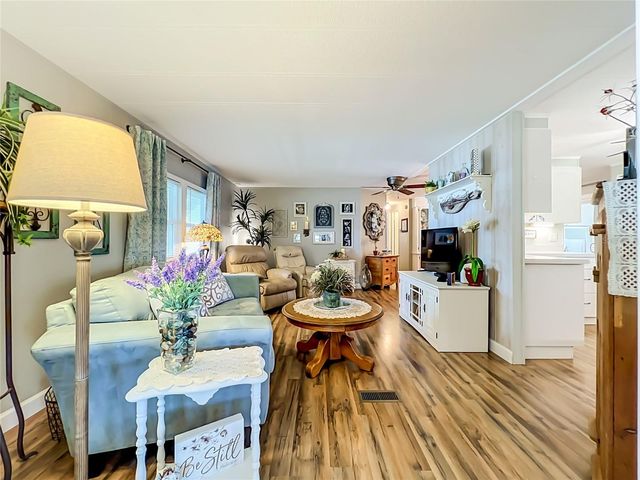 1108 NASSAU CIRCLE, Tavares, FL 32778